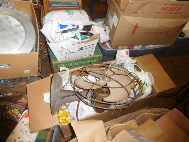 Estate Auction with some cool items - DSCN1932.JPG