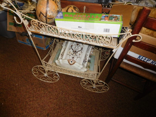 Estate Auction with some cool items - DSCN1943.JPG
