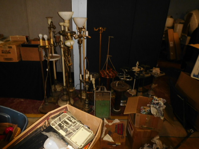 Antiques and Collectibles Auction - DSCN3916.JPG