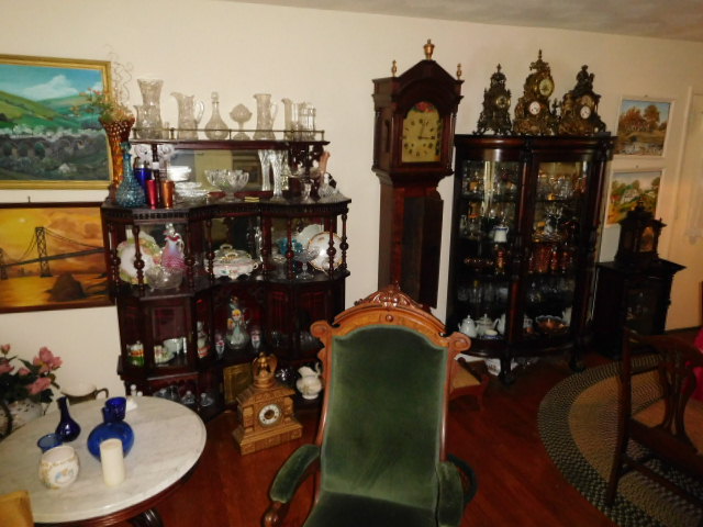 Reuben and Ruth Russell Estates Auction- Antiques-Real Estate- Rock Collection - DSCN3707.JPG