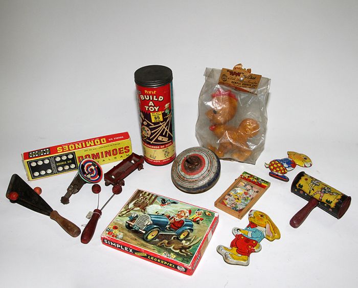 Don Squibb Estate Auction,Toys,Candy Containers, Games. Chocolate  Molds, Advertising Dolls plus much more. - 169_1.jpg