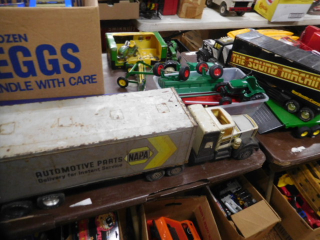 Estate Toy Collection and some Good Early NASCAR - DSCN0009.JPG