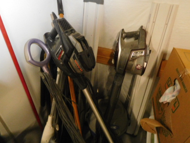 The Morris Auction-  Motorhome, Pickup truck, Fastest Camaro Ever, Tools, Tool boxes,  Equestrian, and Decorative signs and more - DSCN9920.JPG